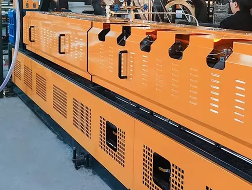 Main Extruding Unit